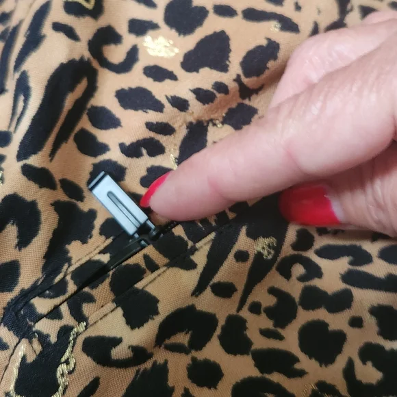 Leopard Print Capri Pants - Picture 4 of 8